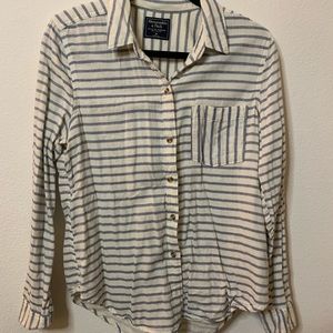 A&F Abercrombie & Fitch button up blue striped Flannel with pocket - women’s M